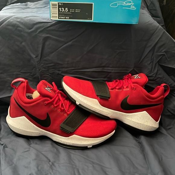 NWT Nike PG 1 Paul George University Red/BlackBasketball Shoes 878627-602 13.5 - Picture 2 of 15